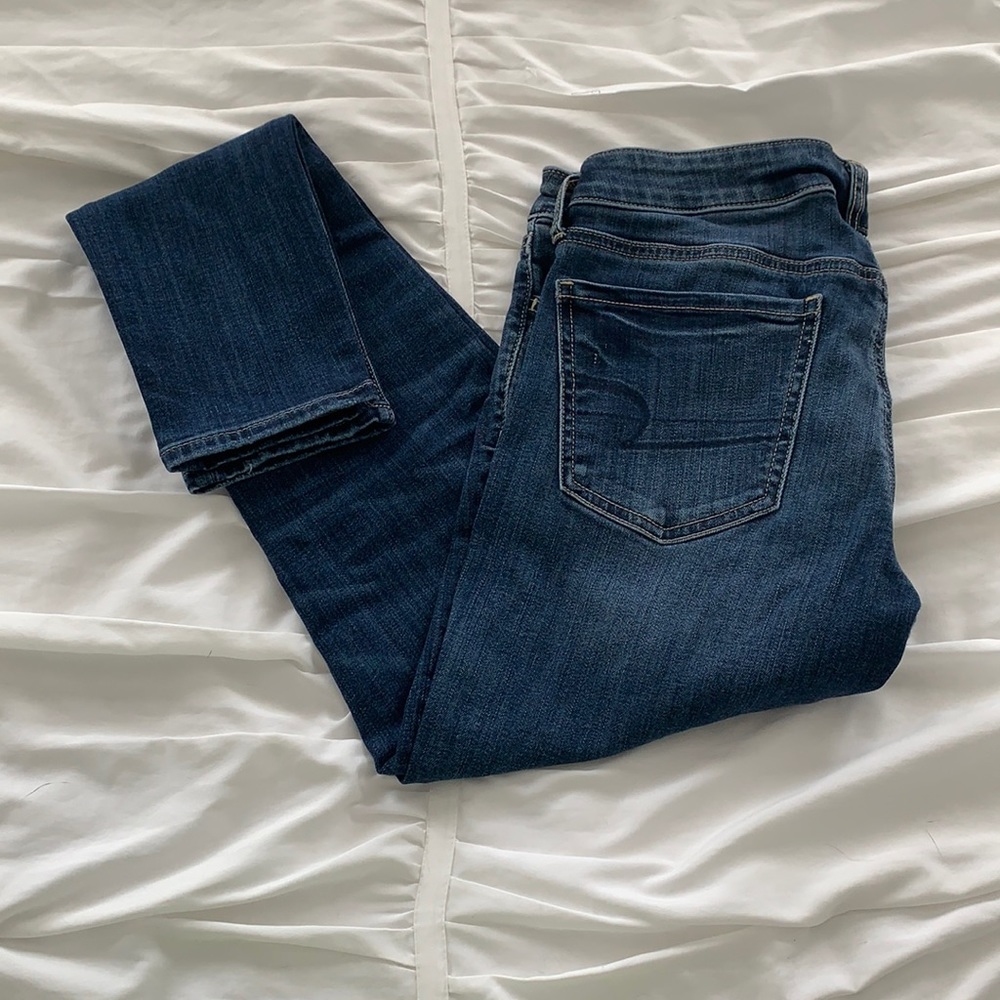 AE mid rise medium-washed super stretch Jean